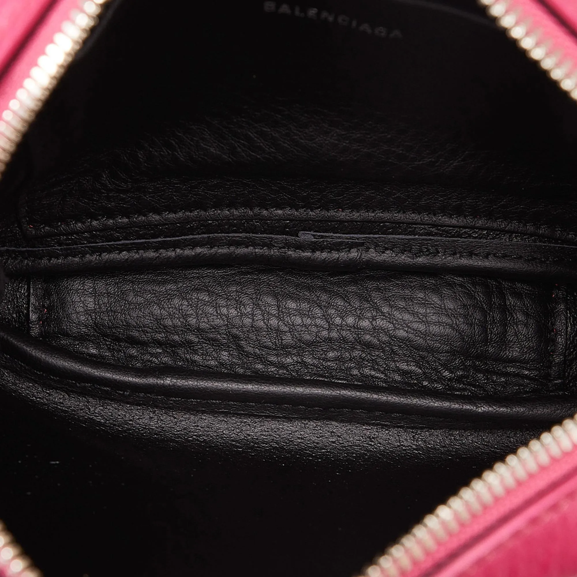 Balenciaga Everyday XS Camera Bag (SHG-VRSEp9)